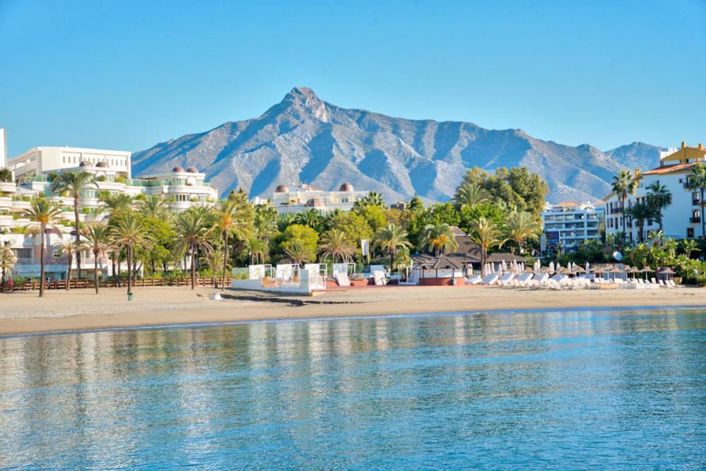 Playas Del Duque, Puerto Banus, Golf .Playa Y Compras Lägenhet Marbella Exteriör bild