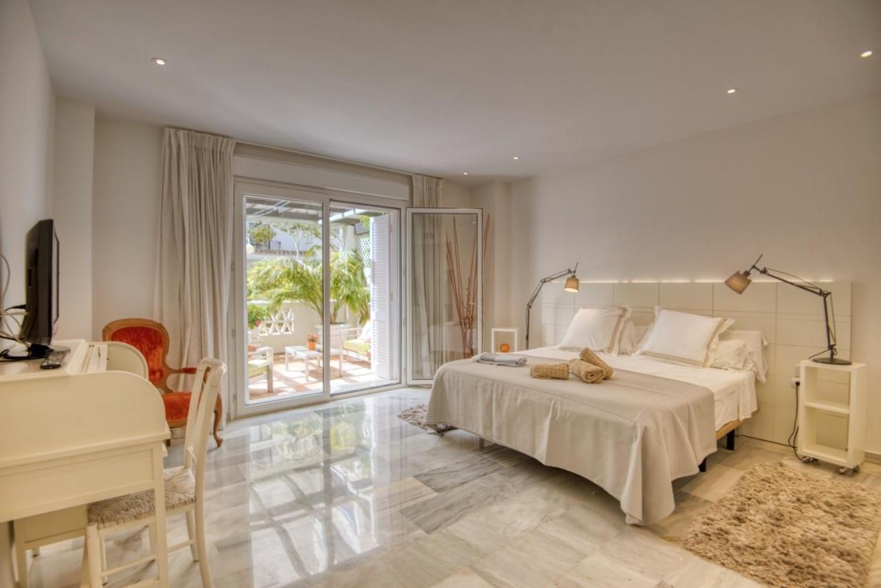 Playas Del Duque, Puerto Banus, Golf .Playa Y Compras Lägenhet Marbella Exteriör bild